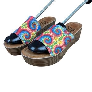 EUC Blowfish Malibu Tie-Dye Spiral Platform Slip-on Sandals VEGAN Sz 9.5